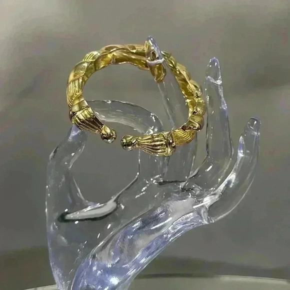 ✅Women’s Gold tone  metal hinged bangle bracelet - Picture 2 of 11